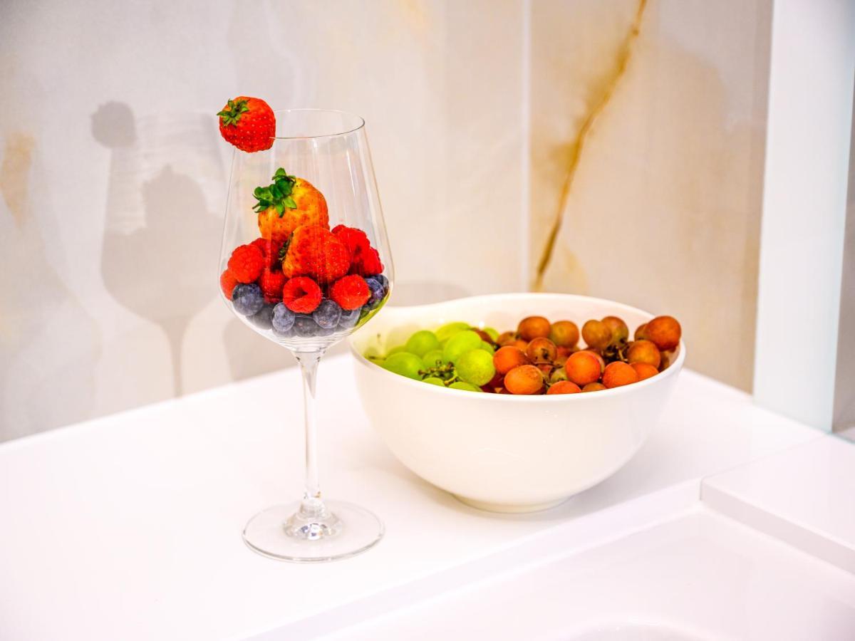 Pietryna Apartments Luxury - Sauna , Jacuzzi , Bezposrednio Przy Ul Piotrkowskiej Łódź Eksteriør billede